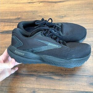 Men’s size 9 Brooks Glycerin GTS 21 Triple Black Running Shoes